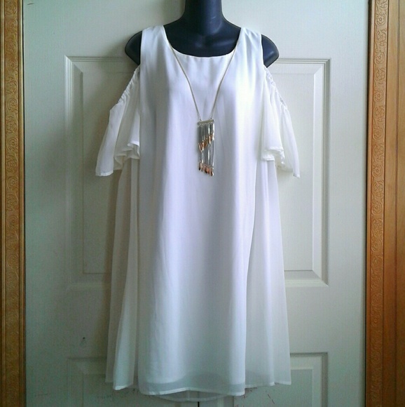 Cold Shoulder Flowy Summer Dress - Picture 5 of 7